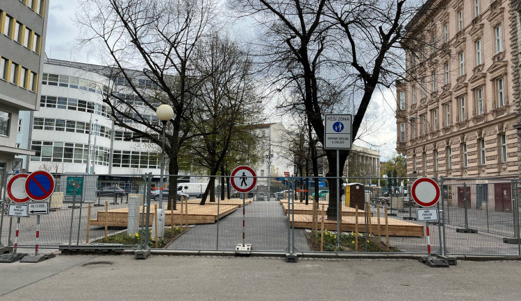 Brněnská třída Kapitána Jaroše bude příjemnější pro chodce. S obnovou pomohou obyvatelé, pomalují cestu
