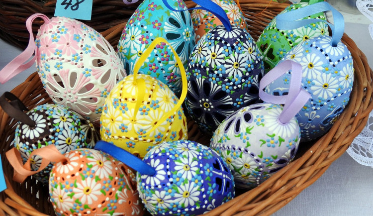 Velikonoční jarmark v hradeckém Adalbertinu: Tradiční řemesla a spousta jarní atmosféry