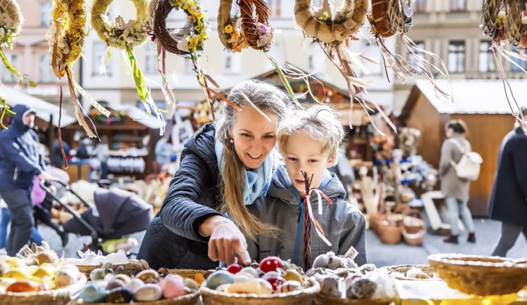 Koncerty, dílničky i pestřejší dekorace. Centrum Olomouce ožije velikonočním jarmarkem