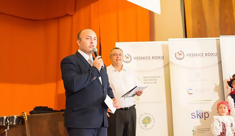 Starosta Josef Šenk při ocenění obce Šumvald titulem Vesnice roku Olomouckého kraje v roce 2018