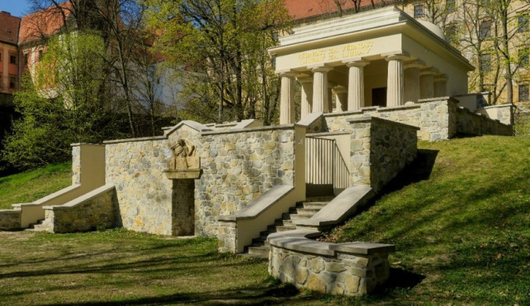 Mauzoleum_jugoslavskych_vojinu_Olomouc_2020