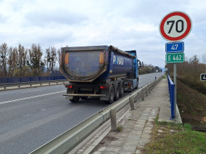 Rušný tah na Přerov v Olomouci přiškrtí půlroční přestavba mostku