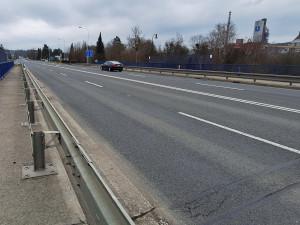 Rušný tah na Přerov v Olomouci přiškrtí půlroční přestavba mostku