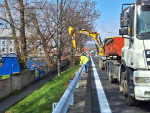 VIDEO: Kolony, zdržení, nervy. Silničáři dnes zahájili ve Šternberku opravy druhé části průtahu