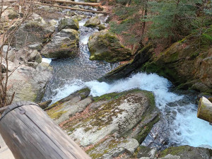 TIP NA VÝLET: Divoké Rešovské vodopády. Vycházka nabídne také malebné údolí a krásné výhledy