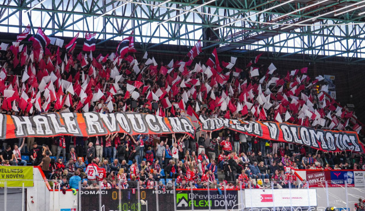 Choreo fanoušků Olomouce při prvním utkání baráže s Jihlavou