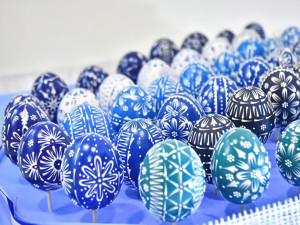 Kraslice čtyř živlů. Lékárnice z přerovské nemocnice tvoří skvostná velikonoční díla