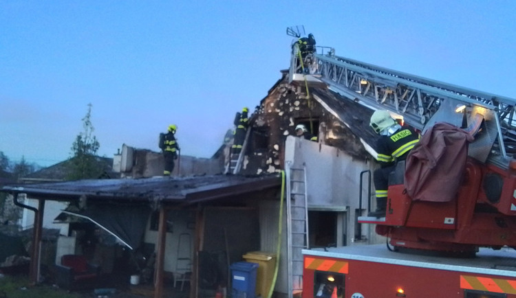 Požár garáže ve Svébohově na Šumpersku