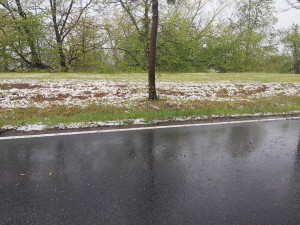 VIDEO: Kroupy a bahno splavené do domů. Silné bouřky zasáhly Hranicko