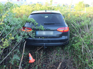 Uprostřed kruhového objezdu u Globusu nad ránem skončil opilý řidič