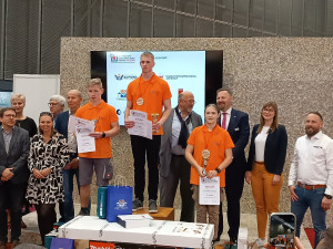 Jediná dávka v mužské konkurenci. Nejlepší mladá truhlářka v Česku je z Prostějova