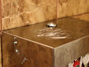 Lajna za dva a půl tisíce. Dozorce z Olomoucka je podezřelý, že prodával kokain