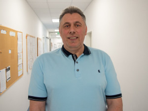Nádor v jazyku mu odstranil robot. Za měsíc už byl muž zpět v práci