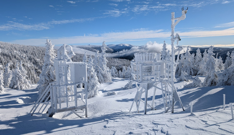 Na Labské boudě byl necelý metr a půl sněhu, nejméně za devět let