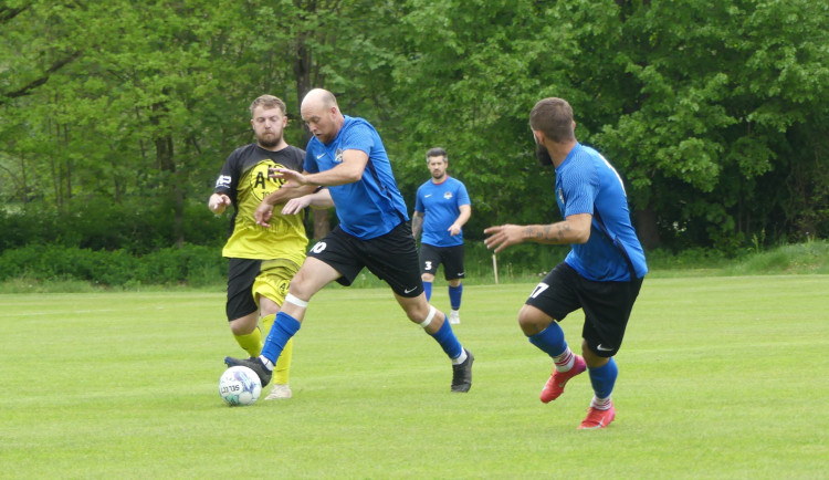 Ofenzivní jízda Dolního Bukovska a rezervy Čtyráku. Okresní soutěže v plném proudu