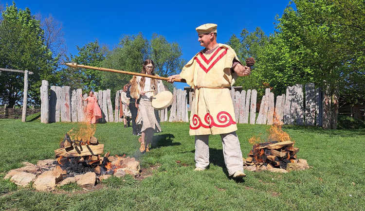 Hradecký Archeopark Všestary dneska ukáže, jak se v pravěku obchodovalo