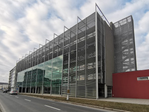 Bývalá ekonomka Jindřichova zpronevěřila přes 22 milionů, soud ji poslal na 6,5 roku za mříže