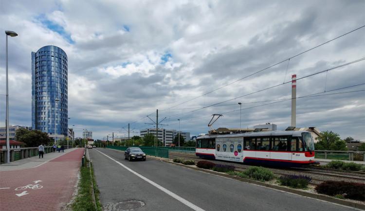 Most přes Moravu na třídě Kosmonautů v Olomouci čeká oprava, tramvaje místem neprojedou