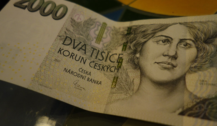 Falešný policista a bankéř. Žena ze Šumperska naletěla podvodníkovi