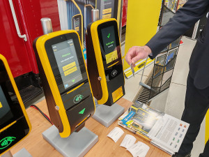 Olomoucká MHD získá do tramvají a autobusů platební terminály nejmodernější generace