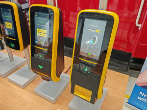 Olomoucká MHD získá do tramvají a autobusů platební terminály nejmodernější generace