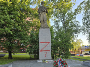 Na soše rudoarmějce v Přerově se objevilo písmeno Z, symbol vražedné invaze Ruska na Ukrajině