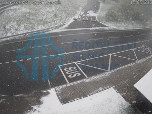 V Jeseníkách sněží, teploty mohou jít k nule. Silničáři vyzývají řidiče k opatrnosti