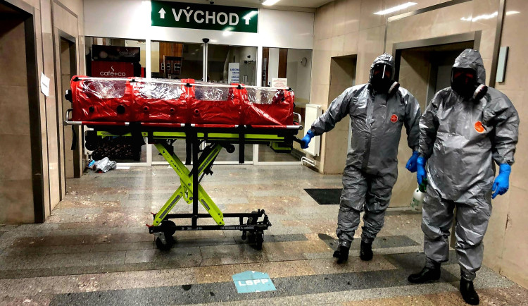 V táborské nemocnici přijali pacienta s vysoce nebezpečnou nákazou, zasahoval biohazard tým