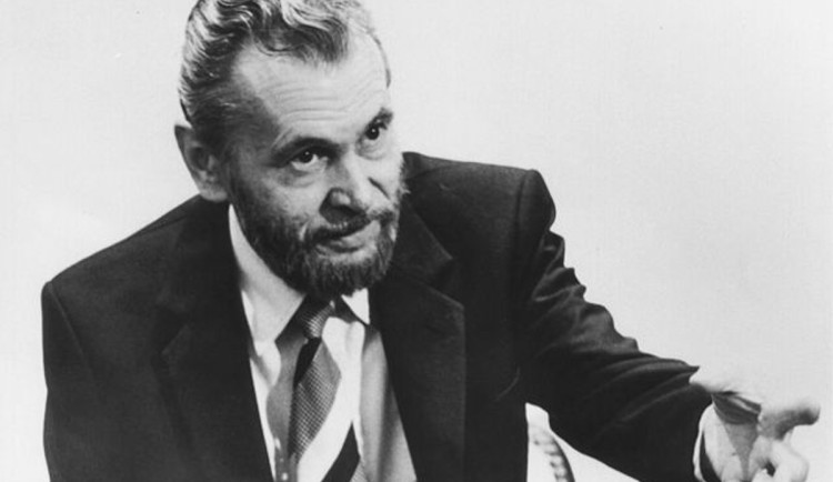 František Valouch byl nejen významným literárním vědcem, ale také básníkem