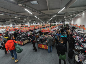 ANKETA: Outlet Lidlu budí vášně. Obchodní zóna v Olomouci má zájem zákazníků zvládnout