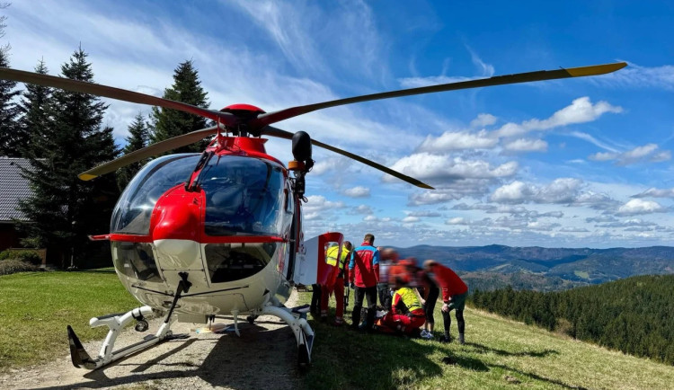 Rychlá resuscitace zachránila život turistovi na Pomezních boudách