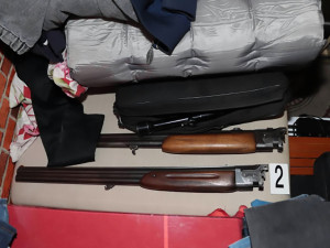 Prostějovští kriminalisté vypátrali ukradené zbraně, dva muže obvinili z nedovoleného ozbrojování