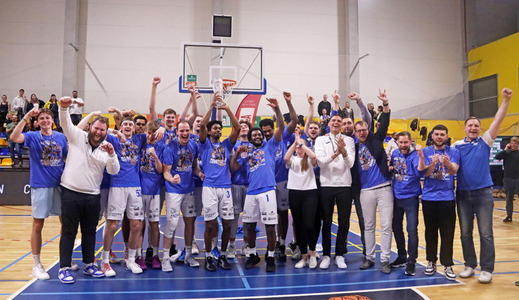 Bronzová radost v Čajkaréně. Basketbalisté Olomoucka si splnili sen o medaili