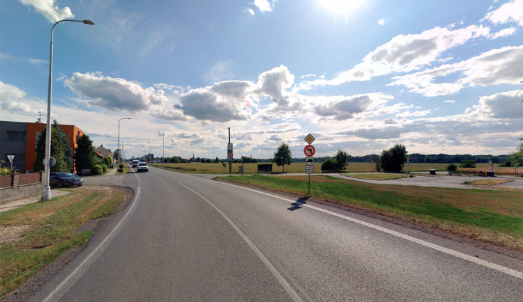 Křižovatka ulic Chválkovická a Kubatova