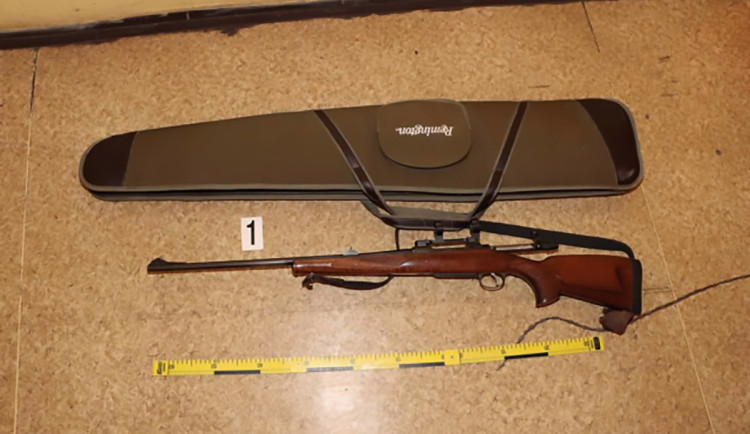 Prostějovští kriminalisté vypátrali ukradené zbraně, dva muže obvinili z nedovoleného ozbrojování