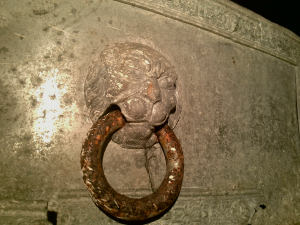 V podzemí olomoucké katedrály badatelé objevili sarkofág významného biskupa ze 16. století