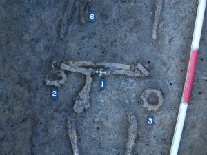 Na Prostějovsku archeologové objevili hrob keltského bojovníka s mečem, kopím a štítem