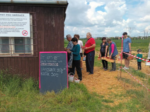 FOTOGALERIE: Červené šílenství. Na plantážích u Prostějova a Olomouce začal samosběr jahod