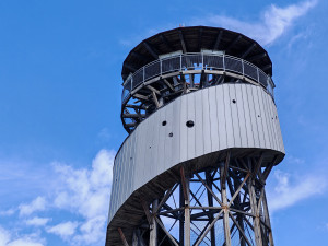 Poškozenou rozhlednu na Kosíři zřejmě čeká demontáž. Věž byla v provozu deset let