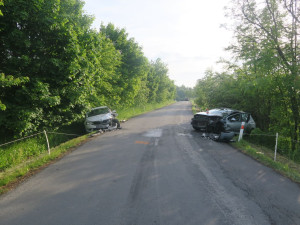 Osmnáctiletá řidička nezvládla na Šumpersku zatáčku a smetla protější auto. Je zraněná