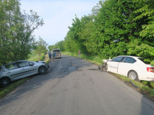 Osmnáctiletá řidička nezvládla na Šumpersku zatáčku a smetla protější auto. Je zraněná