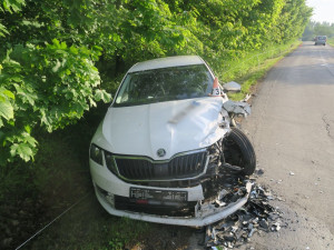 Osmnáctiletá řidička nezvládla na Šumpersku zatáčku a smetla protější auto. Je zraněná