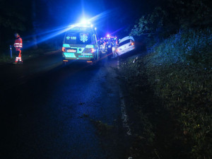 Náraz do betonové zídky. Mladý řidič se u Hanušovic vyhýbal srně