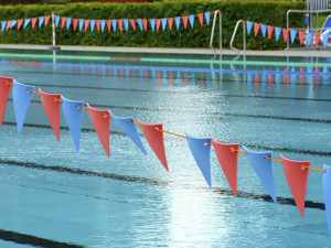 Nové gastro i zázemí. Olomoucký venkovní bazén otevírá po úpravách za 10 milionů
