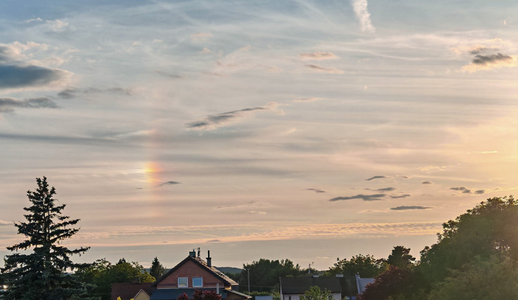 Optický jev zvaný parhelium nebo vedlejší slunce