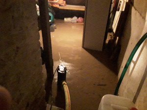 Přívaly vody i krupobití. Hasiči po bouřkách zasahují na Přerovsku