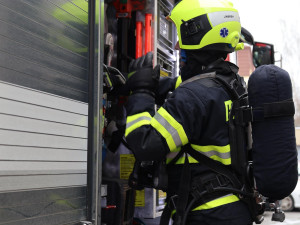 VIDEO: Jak se hasí ve výškových budovách? Pomáhá i šlauchpaket