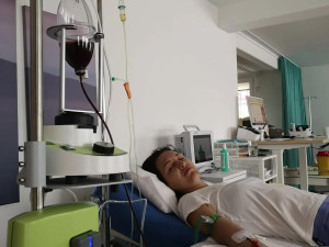 Extrémní bolest a jiskra naděje. Nemocná Radka z Olomouce bojuje s vzácnou diagnózou ve Švýcarsku