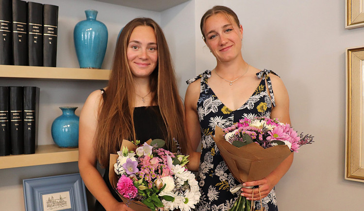 Michaela Bílková a Laura Csomová zachránily život holčičce, která se topila v řece Bečvě