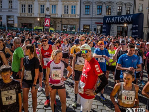 PŘEHLED: Půlmaraton zavře Olomouc. Na co se připravit v ulicích a jak bude jezdit MHD?